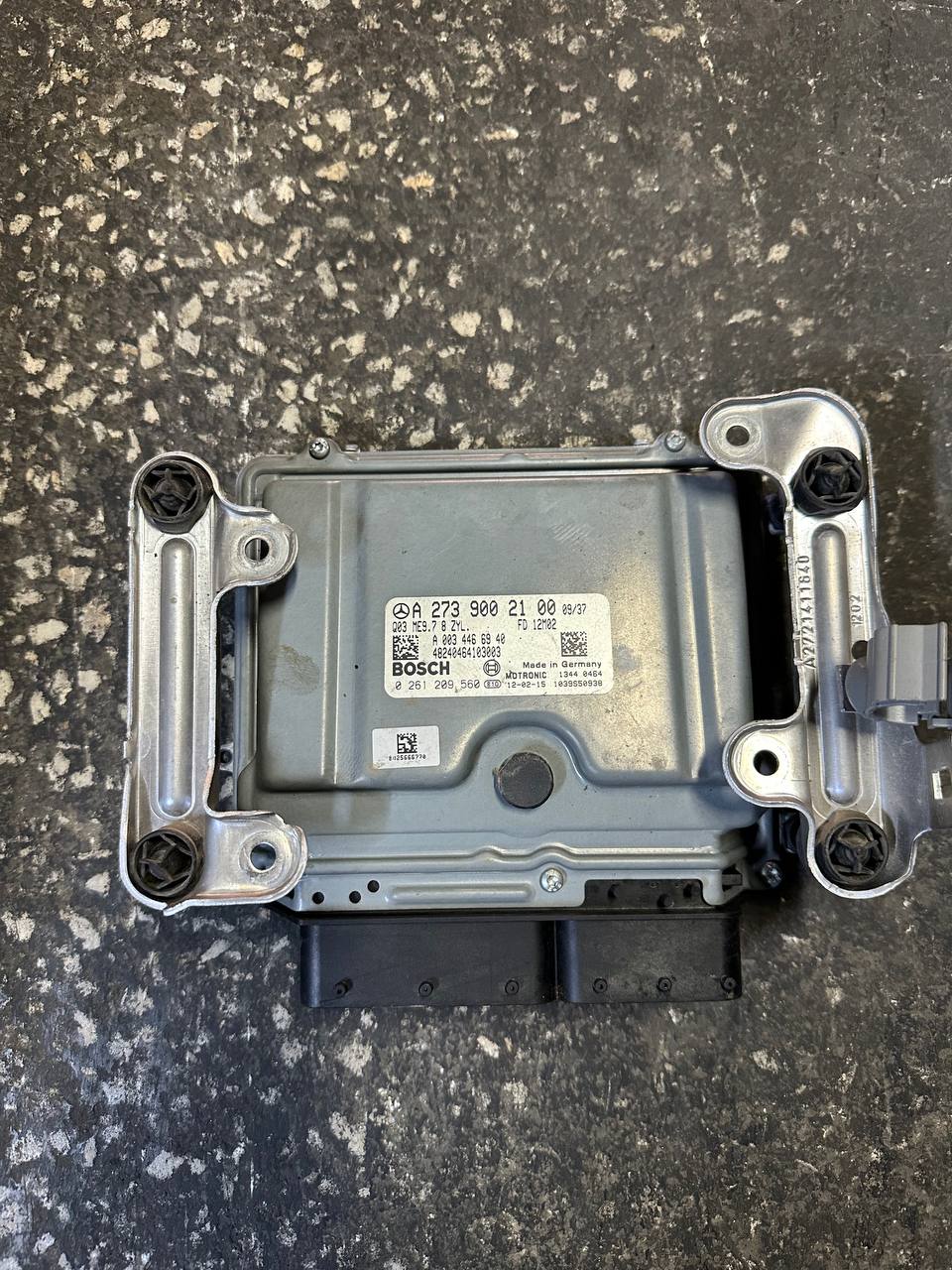 MERCEDES 273 MOTOR BEYNİ A2739002100 MERCEDES 273 MOTOR BEYNİ A2739002100